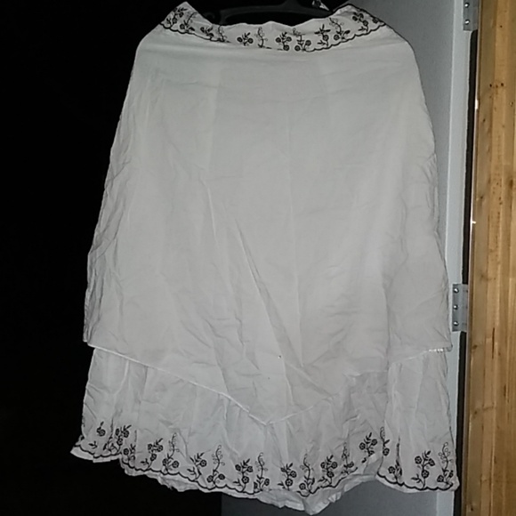 Skirt - Picture 1 of 1